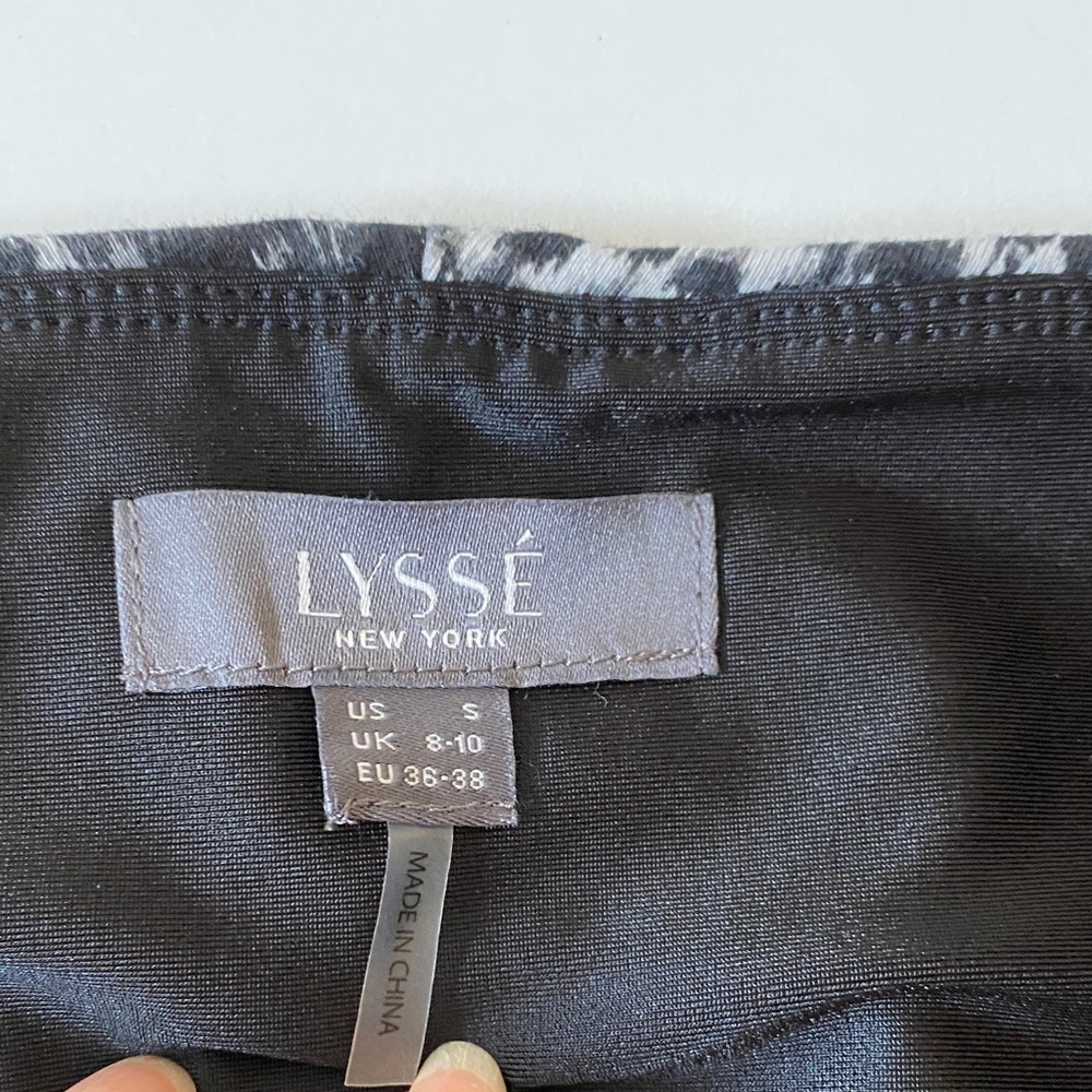 Lysse Black and White Patterned Capris - Picture 4 of 6
